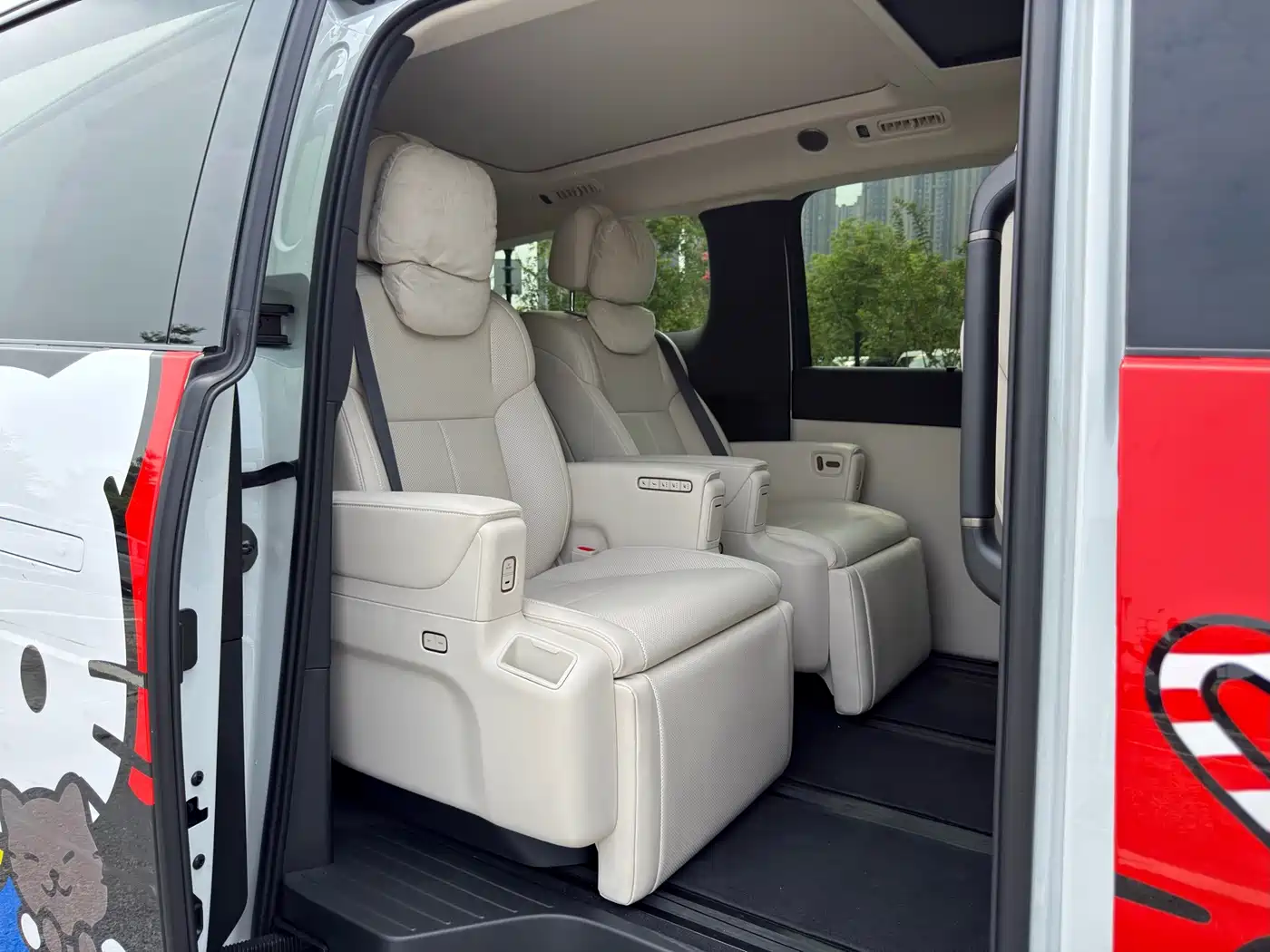 Li Auto MEGA 2026 2025 Model Home Family Special Edition