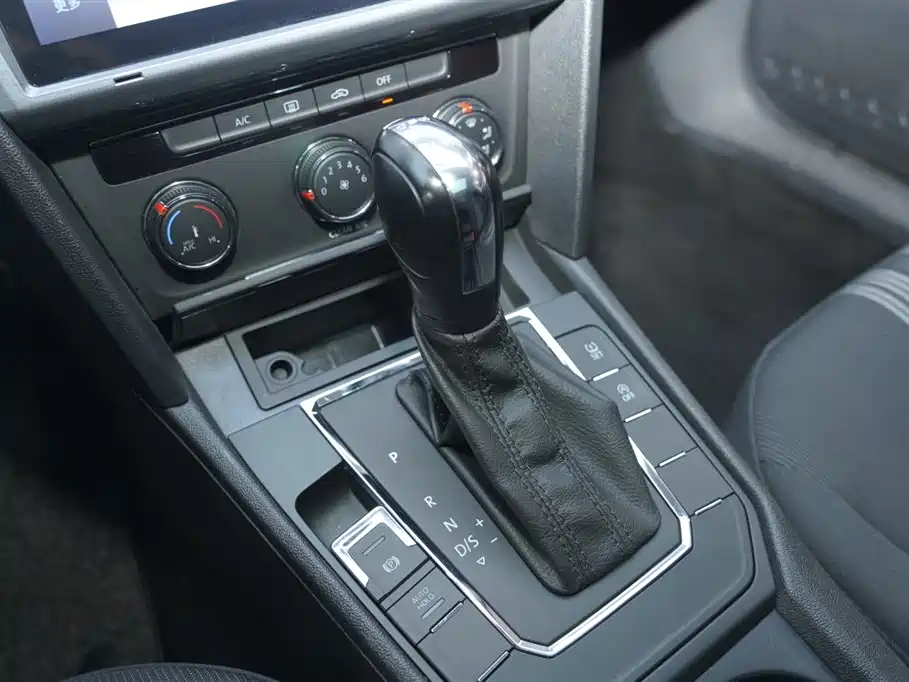 Volkswagen Lamando 2017 230TSI DSG Trend Edition фото 9