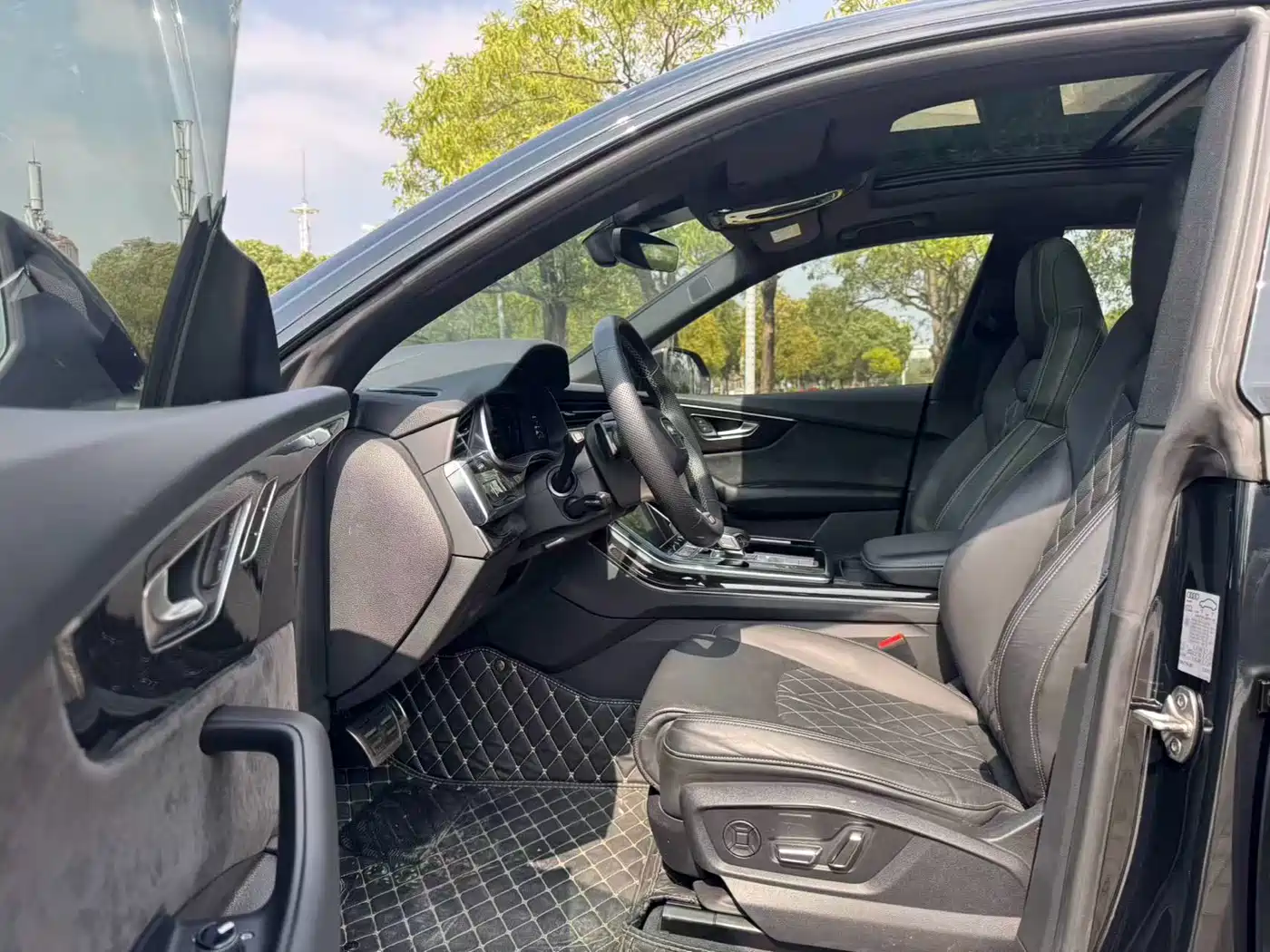 Audi Q8 2022 55 TFSI Premium Selection Dynamic фото 3