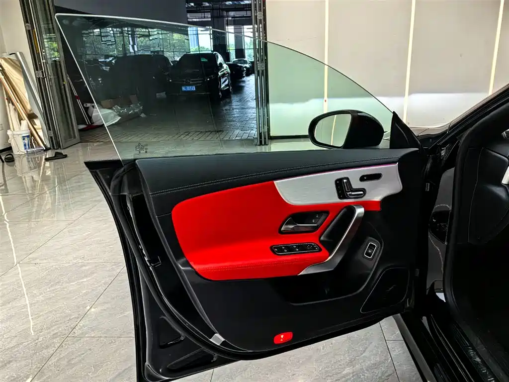 MERCEDES-BENZ CLA AMG