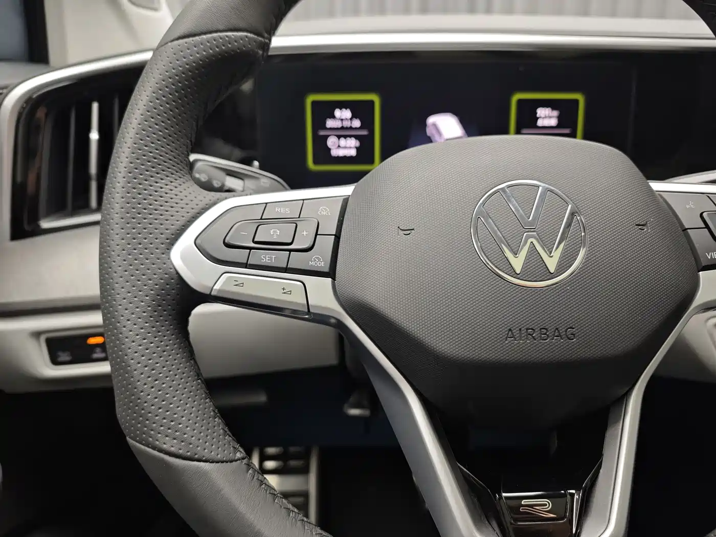 Volkswagen Talagon 2025 450TSI R-Line 6-Seater фото 13