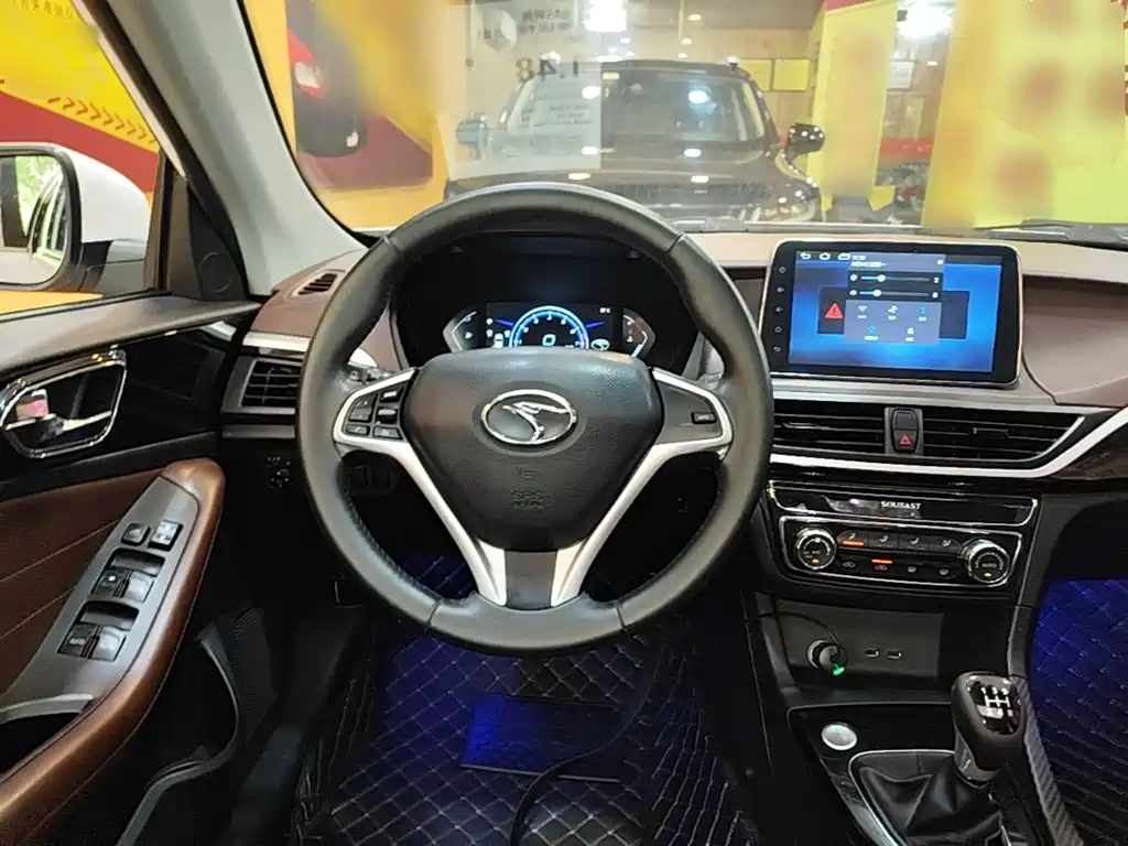 Soueast A5 Wing Dance 2019 2019 1.5L Manual Flagship Edition China V