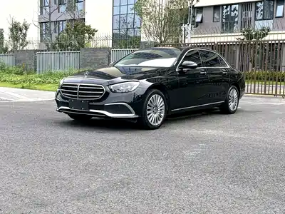 Mercedes-Benz E