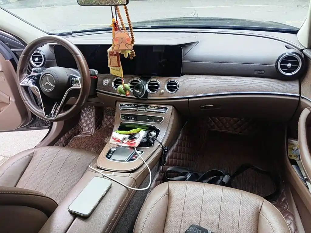 Mercedes-Benz E-Class, миниатюра 12