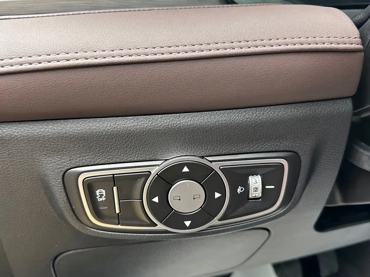 Jetour X90 PLUS 2023 2023 Facelift 1.5T Manual Villa 5-seater