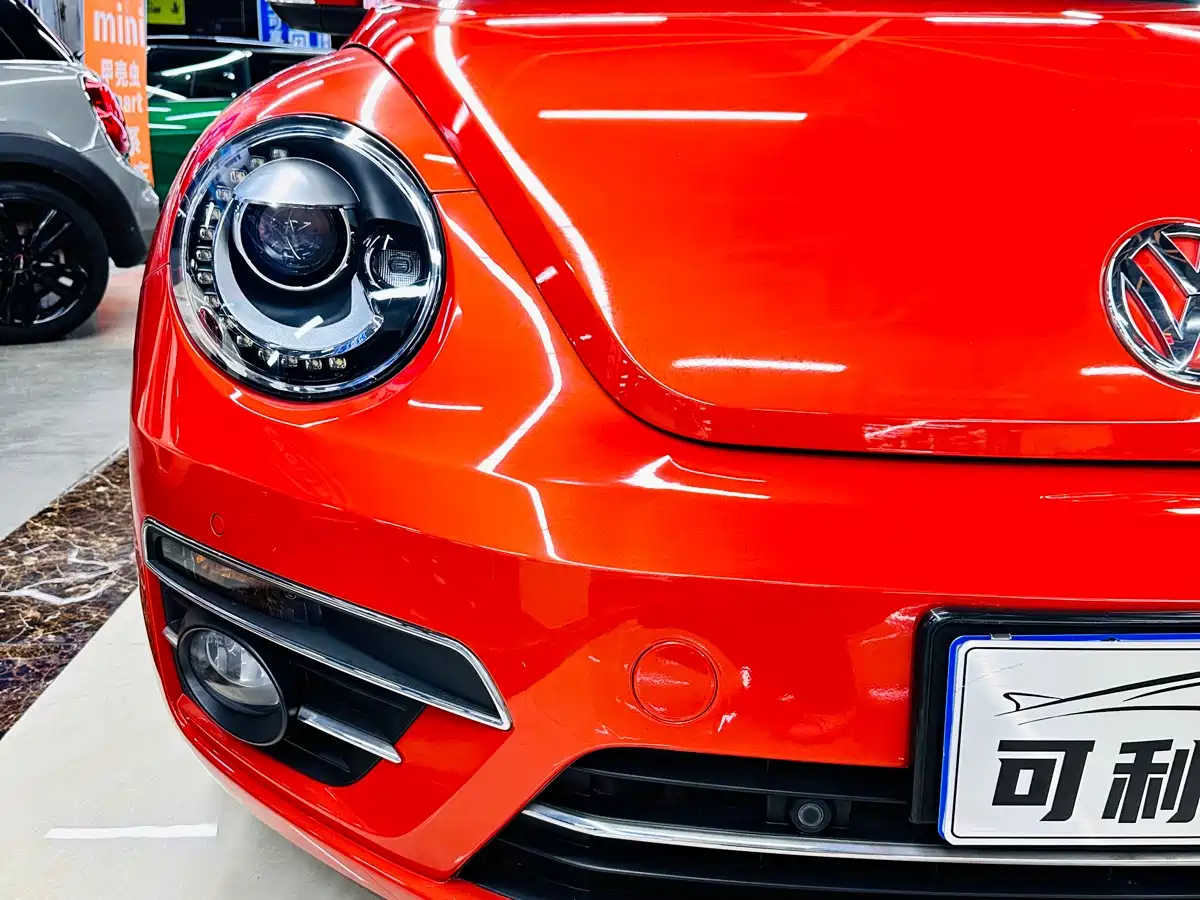 Volkswagen Beetle 2018 180TSI Trend Joy Edition фото 9