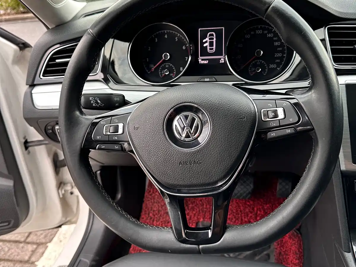 Volkswagen Lamando 2015 2015 330TSI DSG Comfort