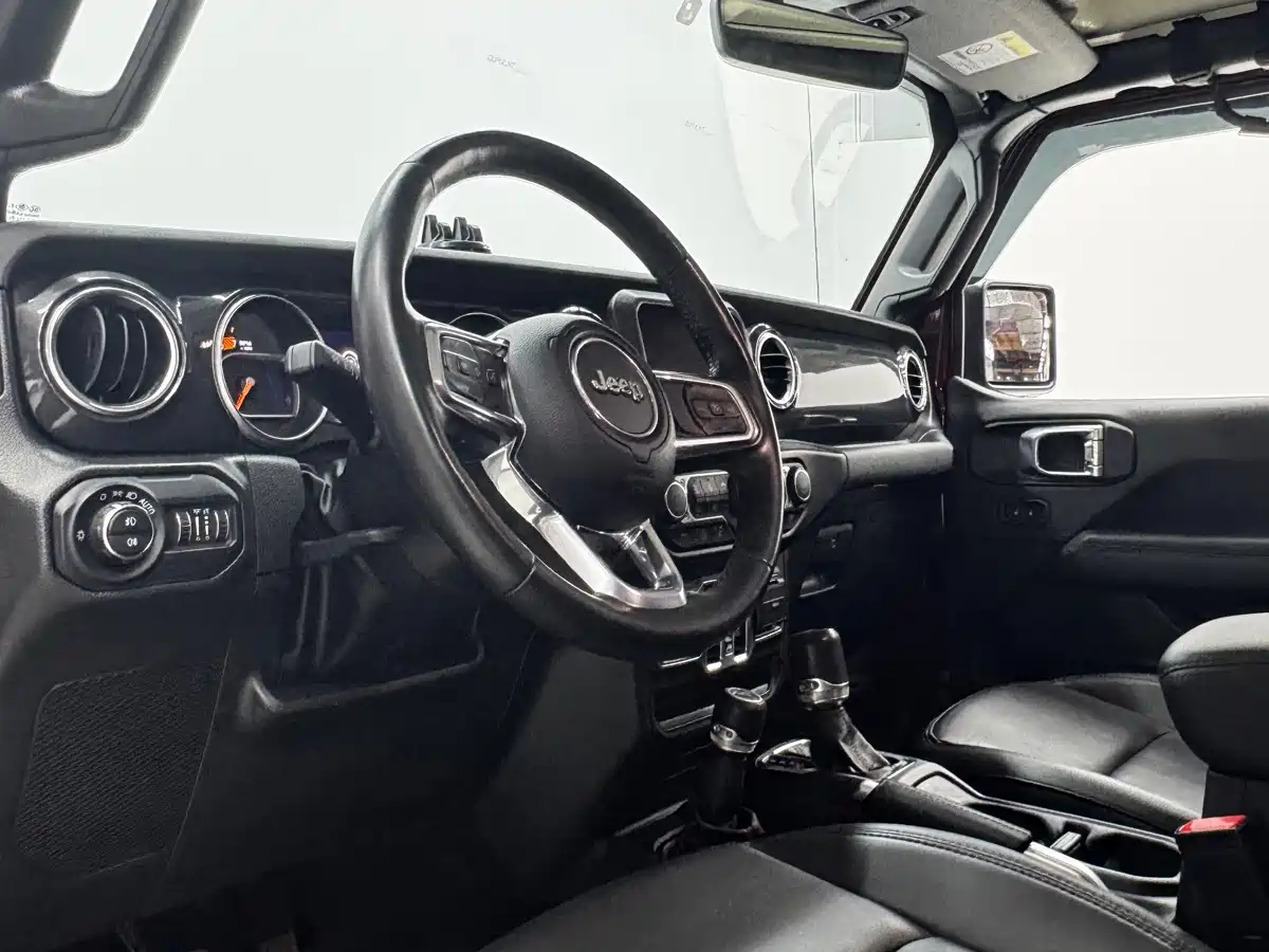 Jeep Wrangler 2024 2021 2.0T Sahara Four-Door