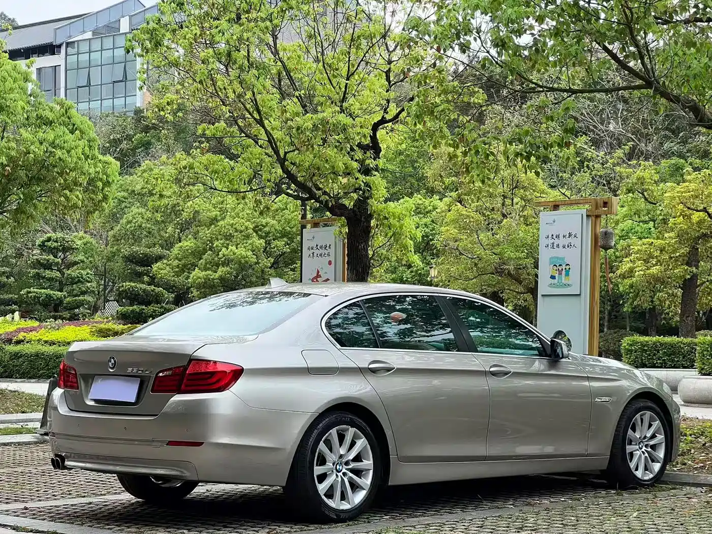 Фото 12 - BMW 5 Series