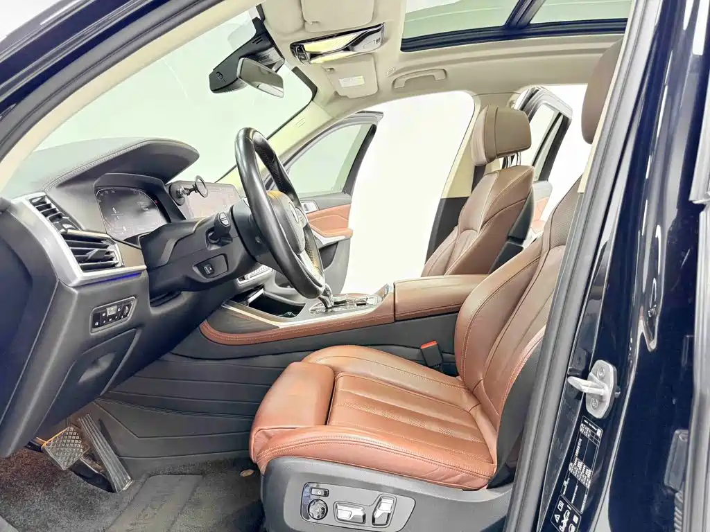 Фото 10 - BMW X7