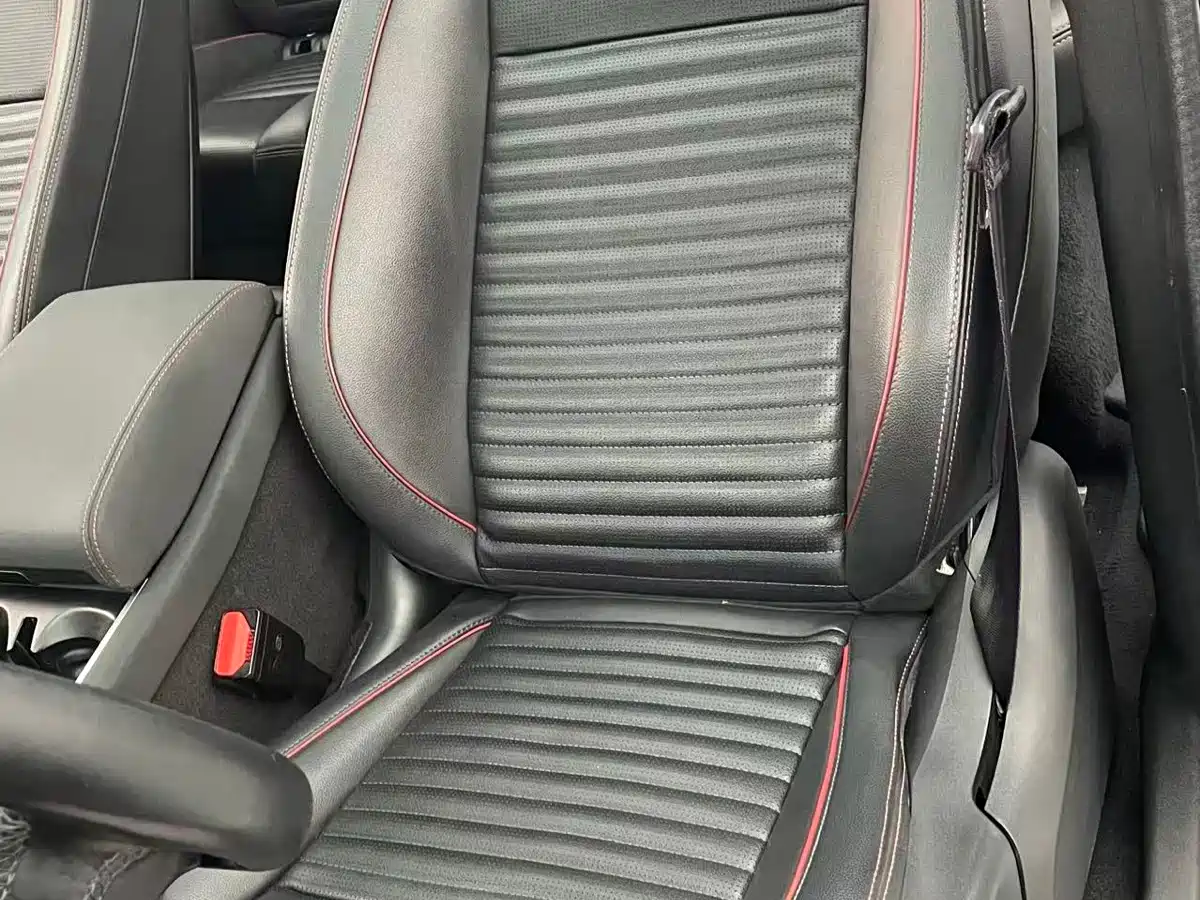 Land Rover Discovery Sport 2020 249PS R-Dynamic Performance фото 23