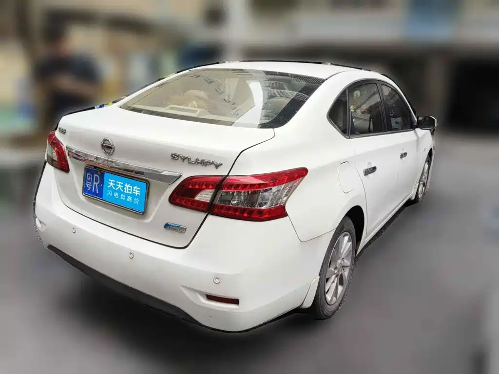 Фото 2 - Nissan Sylphy