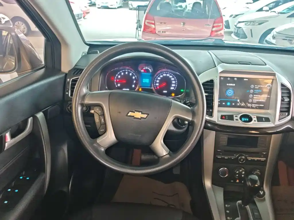 Chevrolet Captiva 2016 2015 2.4L 2WD Urban Edition 7-seater