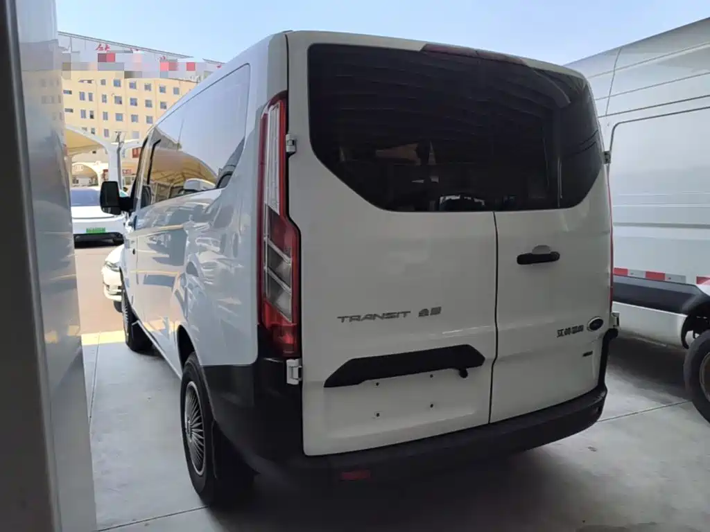 Ford Transit 2023 2019 2.0T Diesel Multi-Purpose Commercial Vehicle Short Wheelbase Low Roof 6-Seater China VI