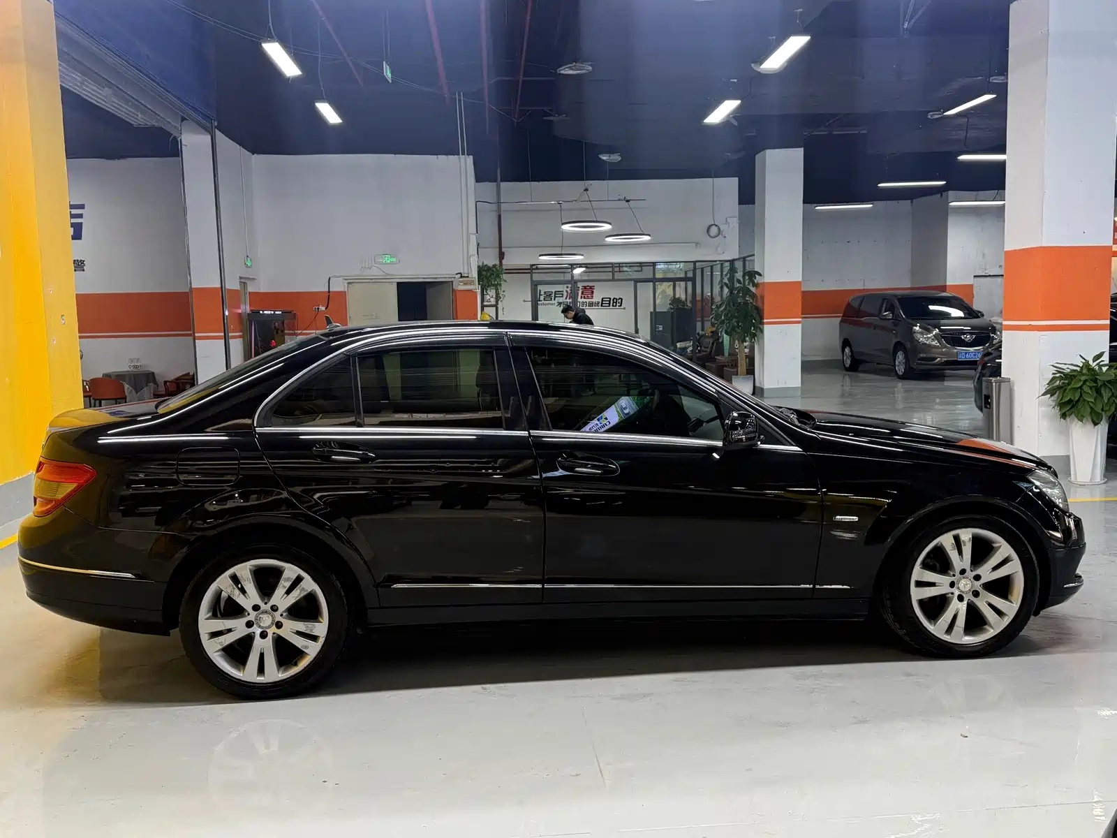 Фото 8 - Mercedes-Benz C-Class