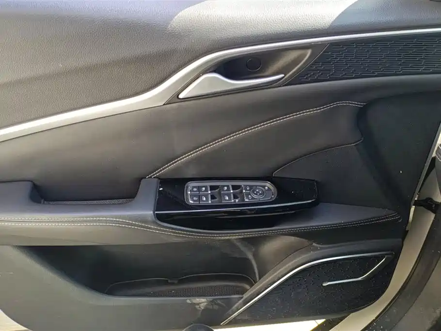 NEZHA AUTOMOBILE NEZHA U