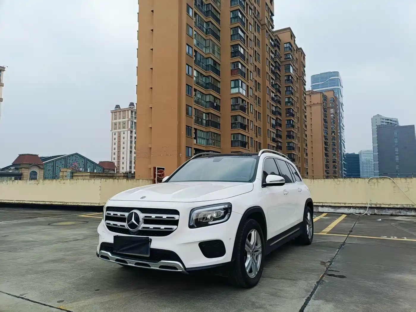 MERCEDES-BENZ GLB