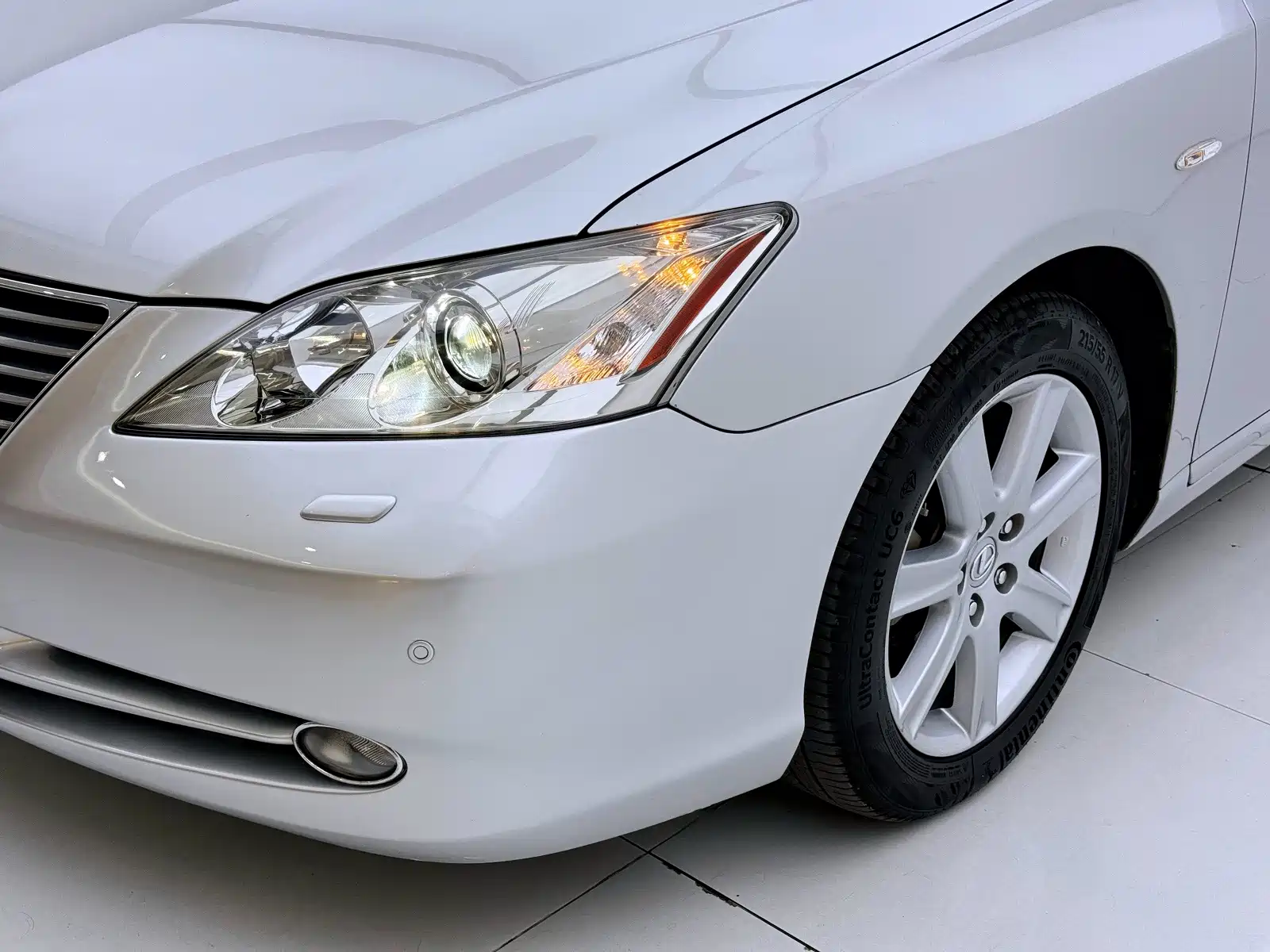 Фото 8 - Lexus ES