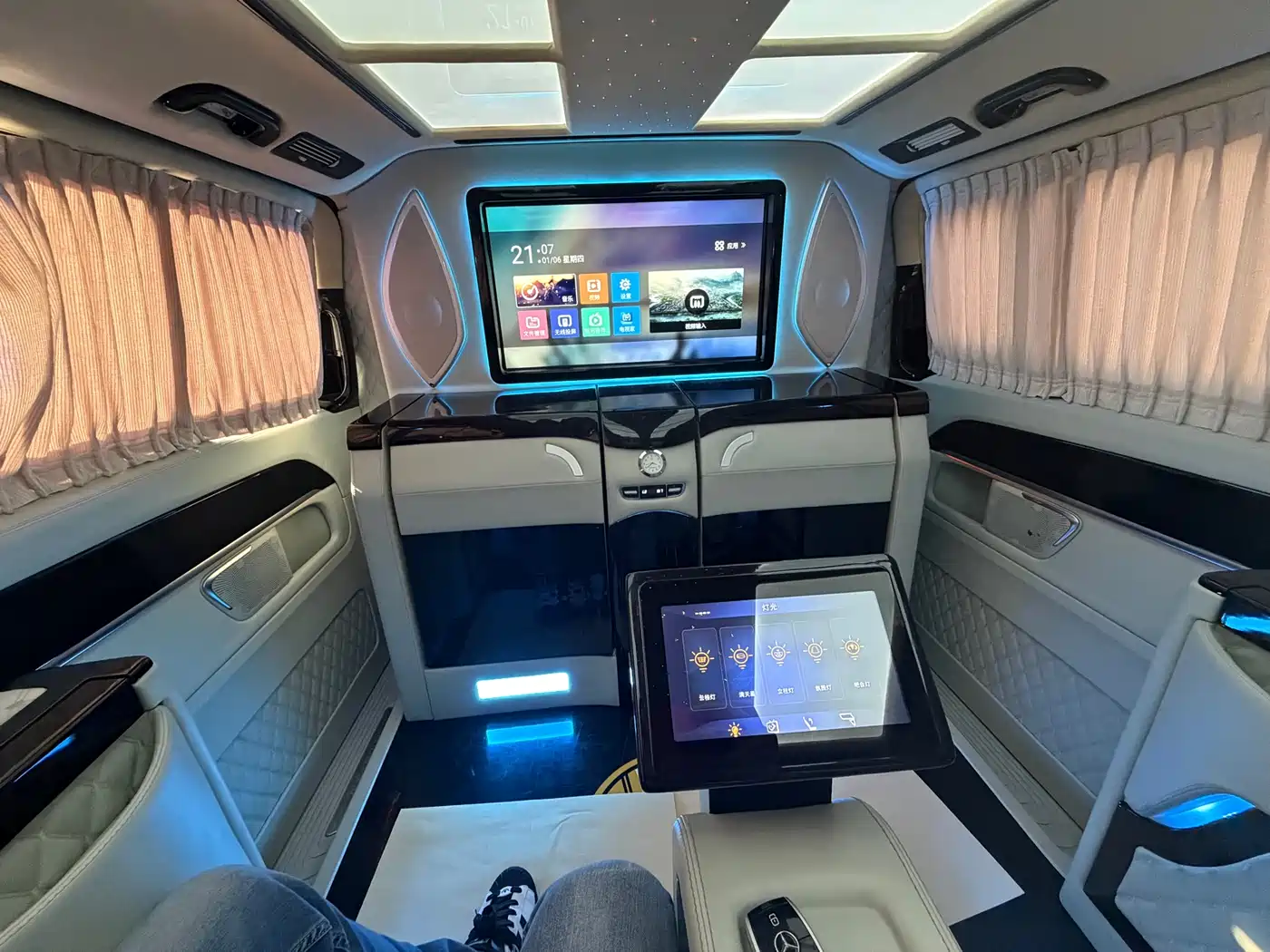 Mercedes-Benz V-Class 2018 V 260 Premium Edition China VI фото 26