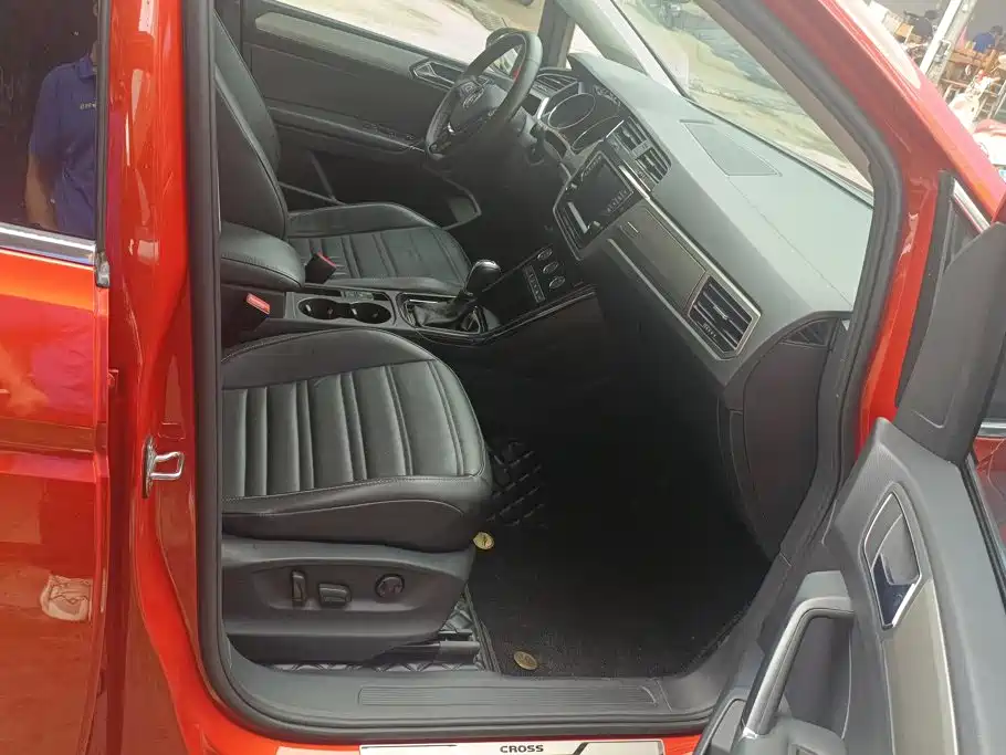 Volkswagen Touran 2018 2018 Touran L 280TSI DSG Luxury Edition 6-seater