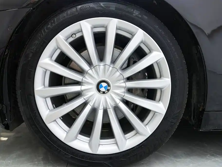 BMW 7 Series 2016 740Li Luxury фото 5