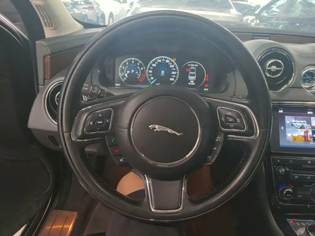 Jaguar XJ 2017 2016 XJL 3.0 SC 2WD Elegance Business Edition