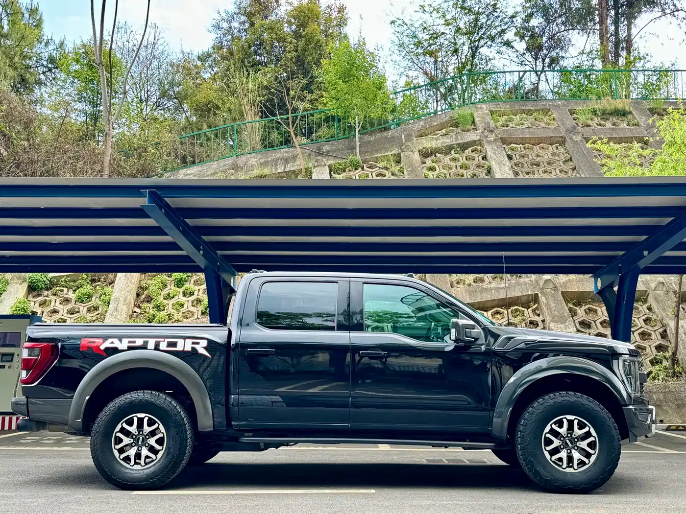FORD F-150 RAPTOR