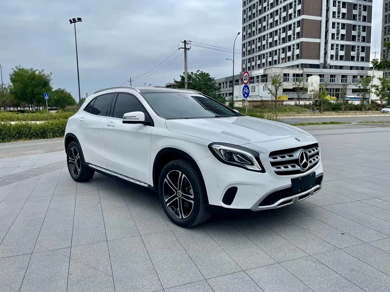 Mercedes-Benz GLA 2018 GLA 200 Fashion фото 2