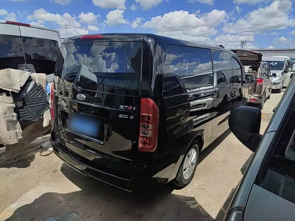 JAC Refine M3 2023 2023 PLUS 1.8L Comfort 7/8-seater