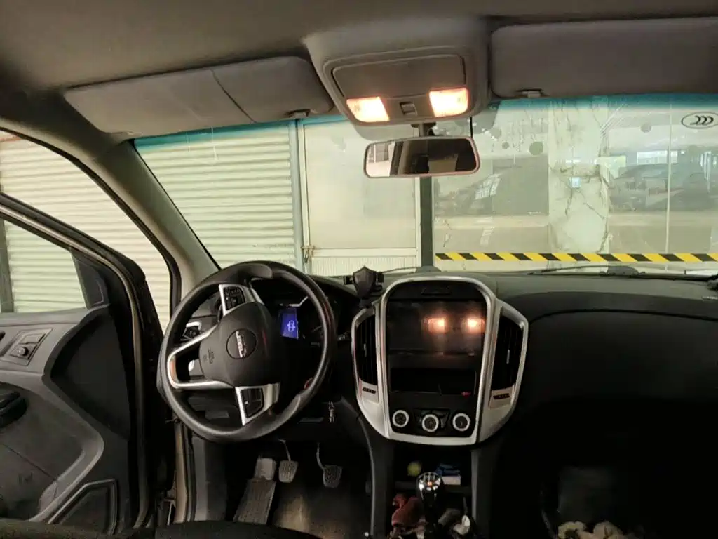 Jiangling Baodian 2020 2020 Model 2.5T Diesel 2WD Comfort Long Wheelbase JX4D25A6L