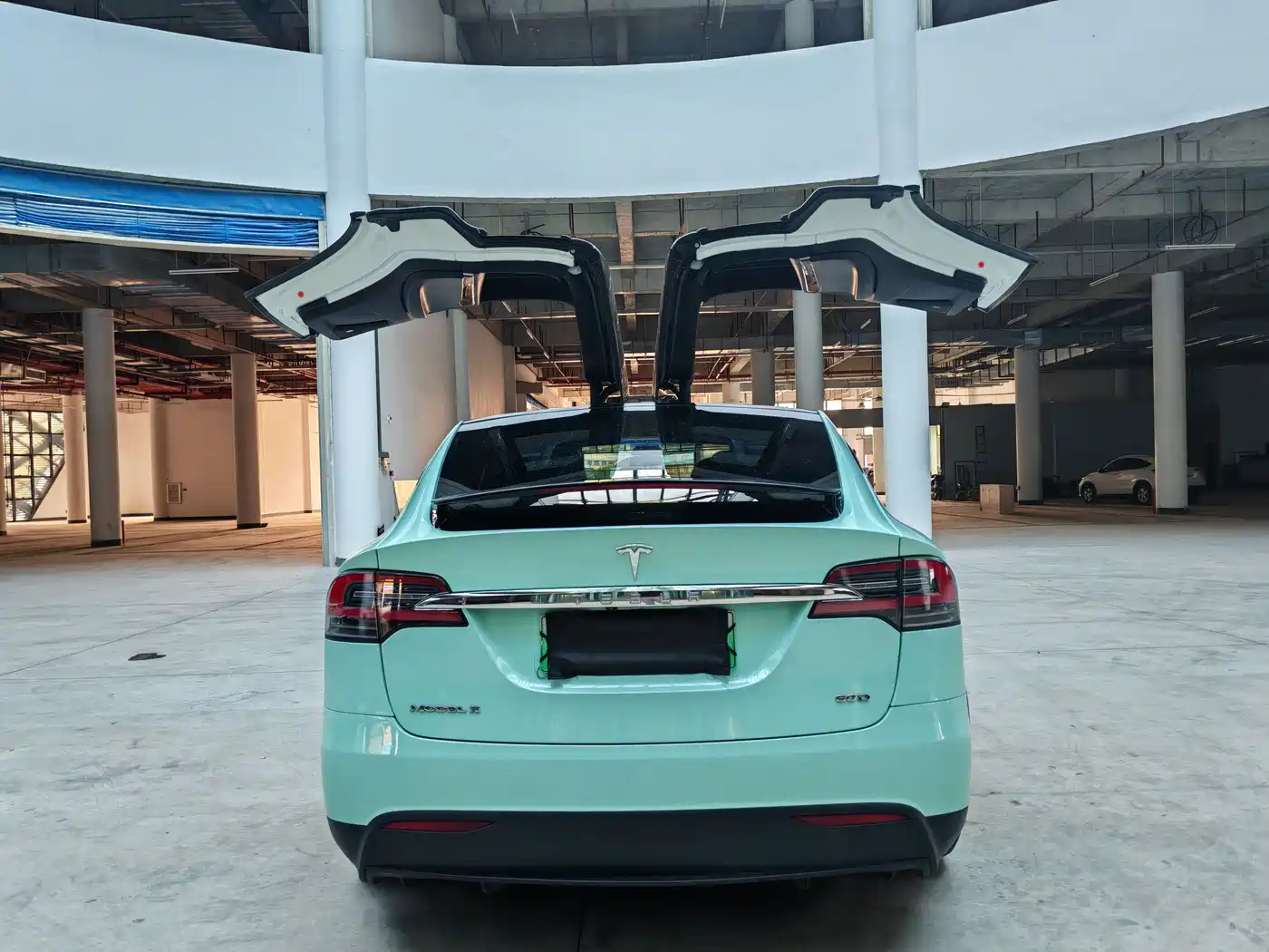TESLA MODEL X