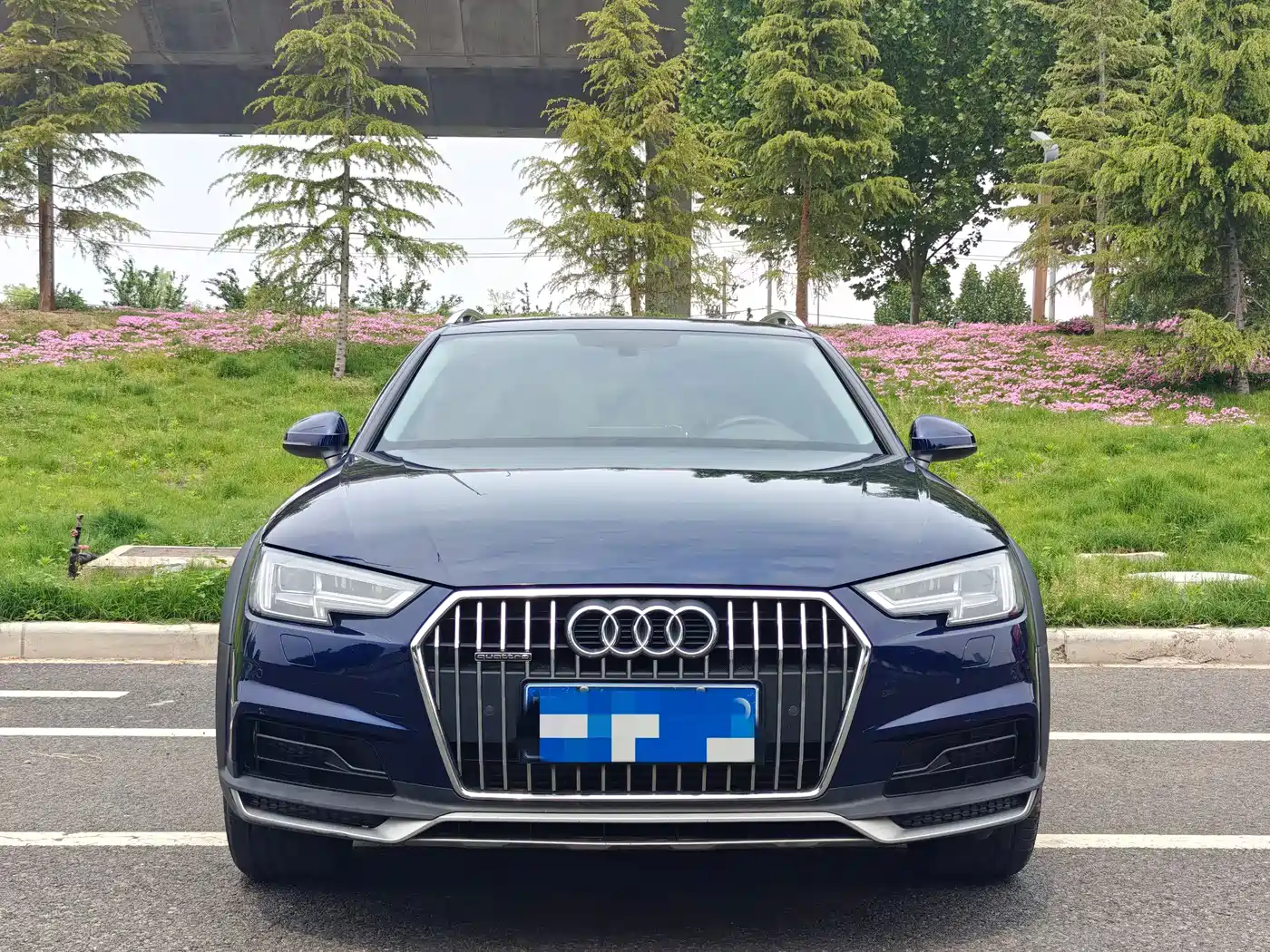 Photo 2 - Audi A4 (Import)