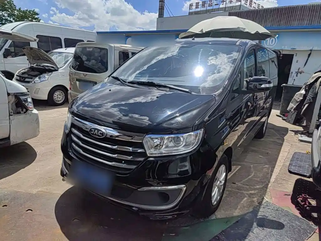 JAC Refine M3 2023 2023 PLUS 1.8L Comfort 7/8-seater
