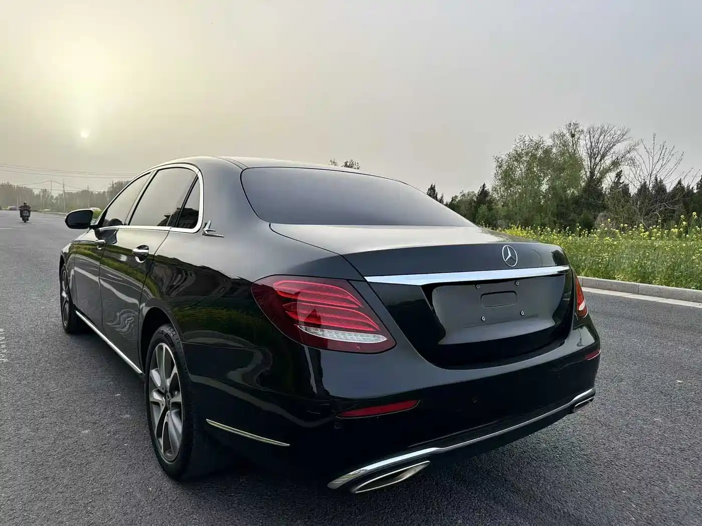 Mercedes-Benz E-Class 2016 E 200 L фото 9