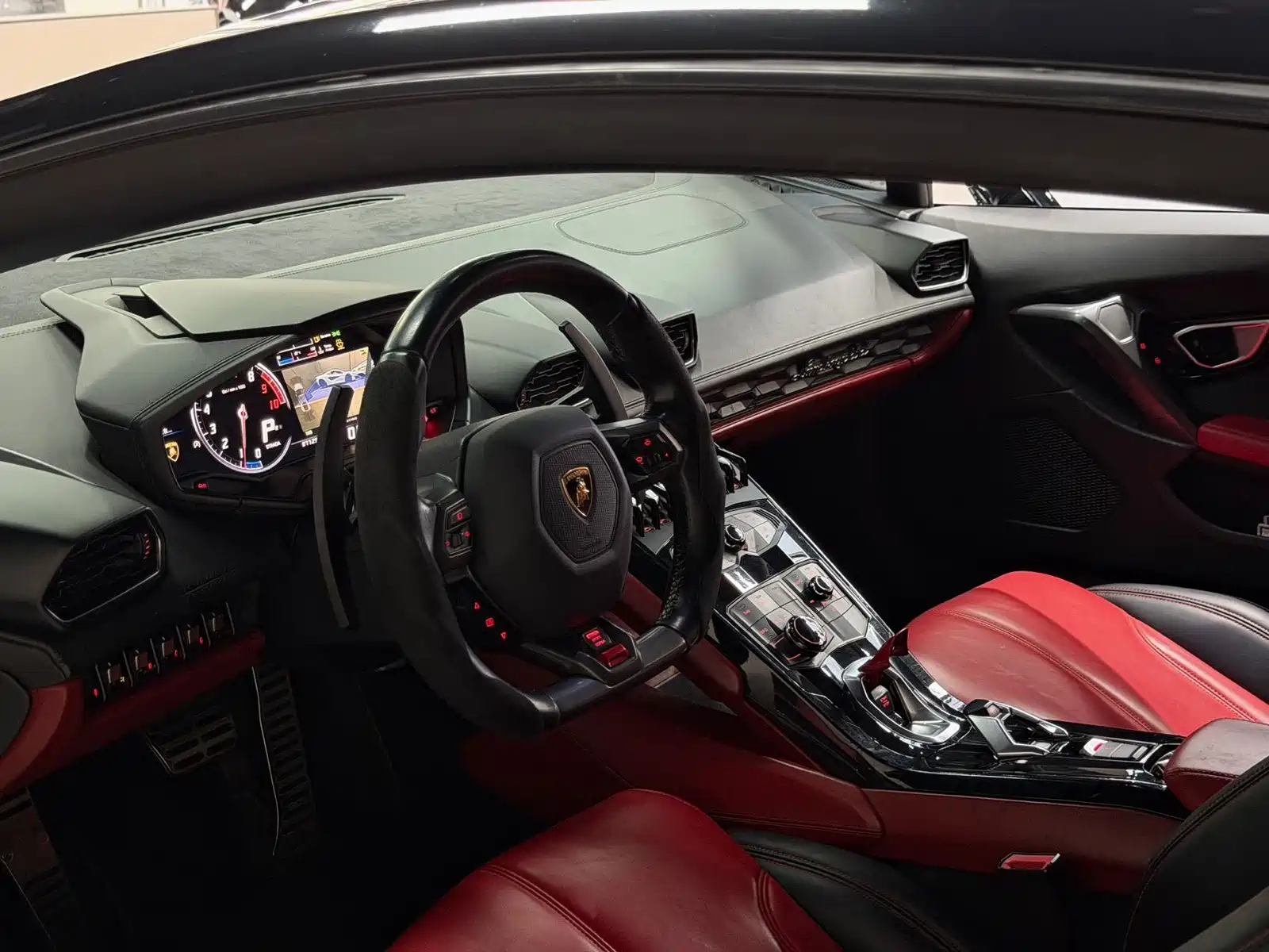 Фото 9 - Lamborghini Huracán