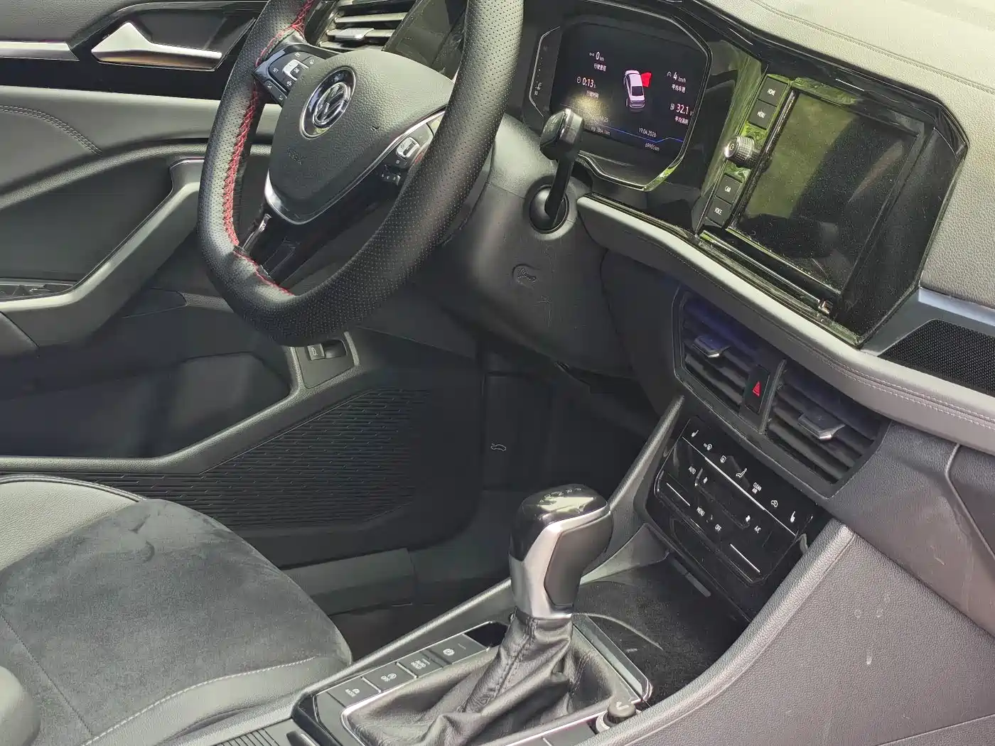 Volkswagen Sagitar 2019 280TSI DSG Luxury Edition China VI фото 14