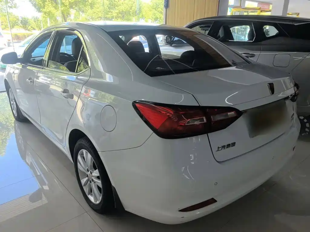 Фото 5 - Roewe 360