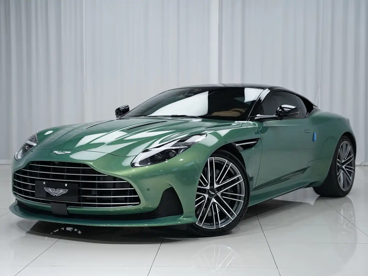 Aston Martin DB12 2024 2025 4.0T V8 Coupe