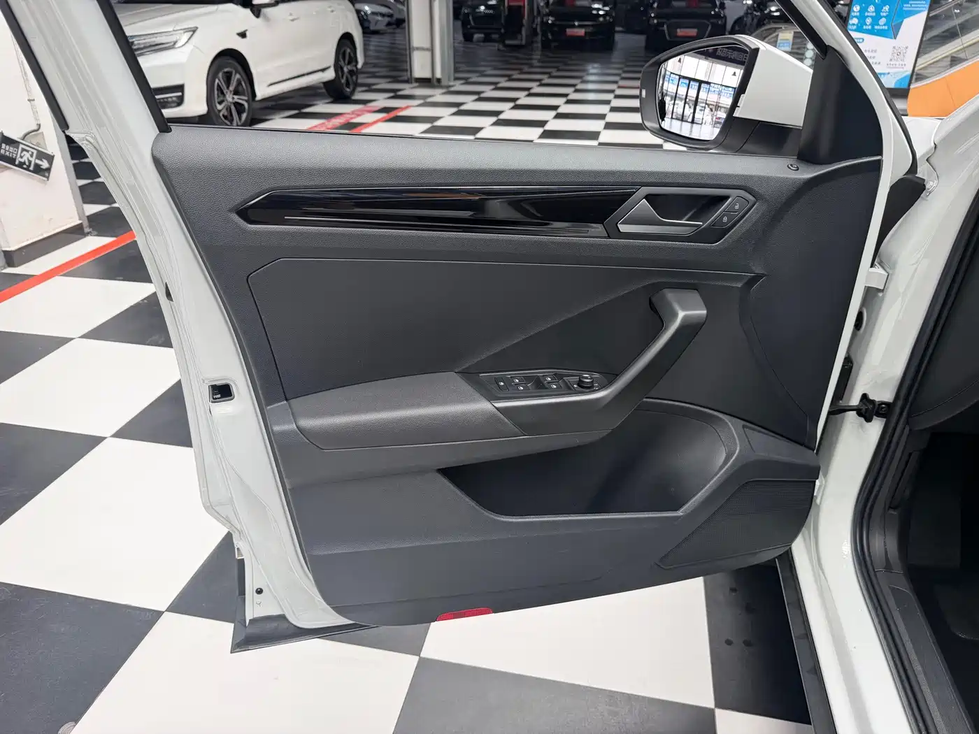 Volkswagen T-ROC 2023 2022 280TSI DSG 2WD Comfort PLUS