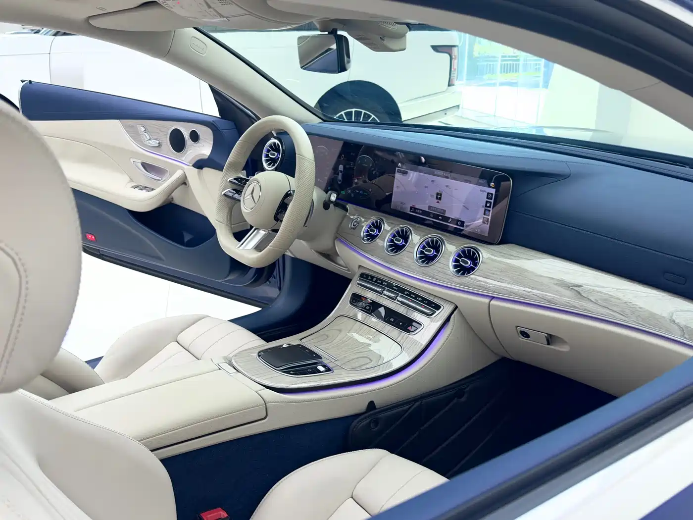 Mercedes-Benz E-Class, миниатюра 15