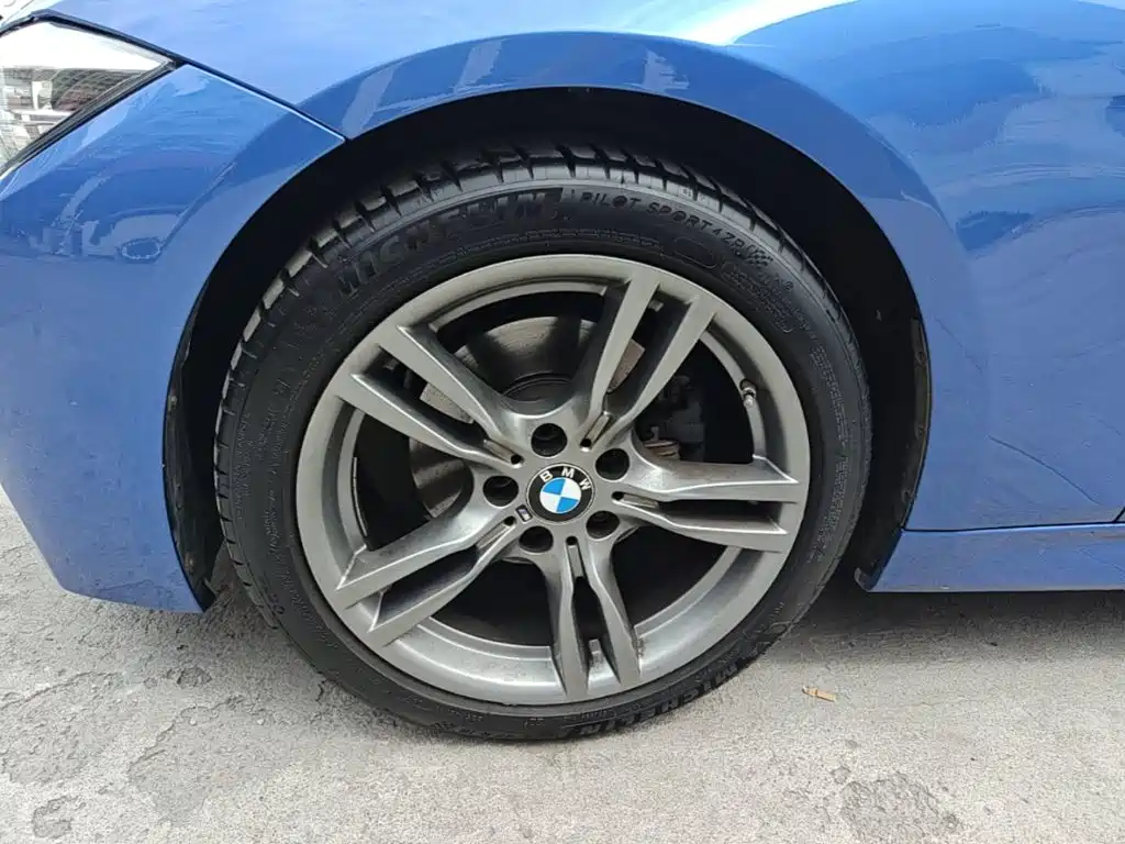Фото 23 - BMW 3 Series