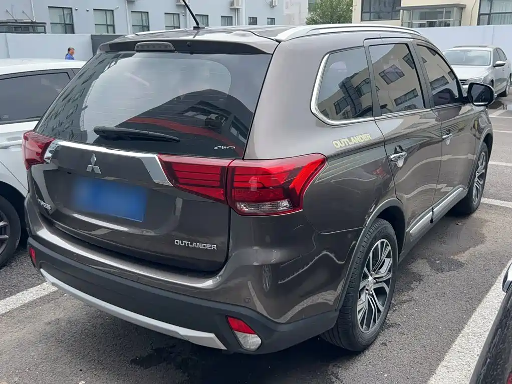 Mitsubishi Outlander 2017 2016 2.4L 4WD Elite Edition 5-seater