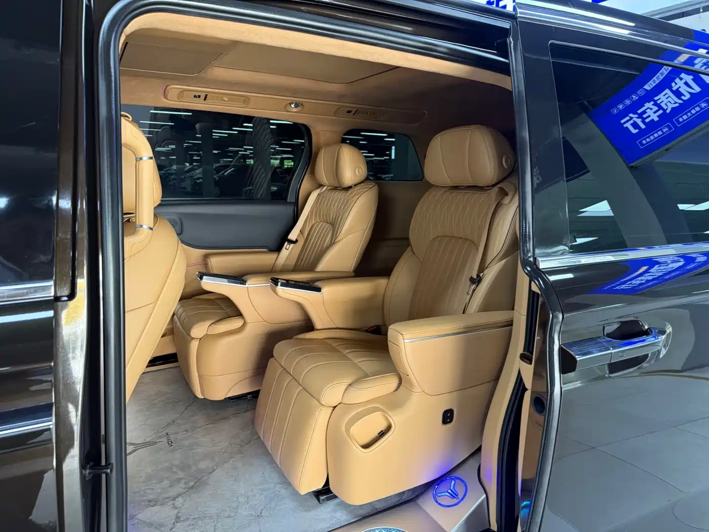 Voyah Auto Voyah Dreamer 2025 PHEV AWD Flagship Kunpeng Edition фото 17