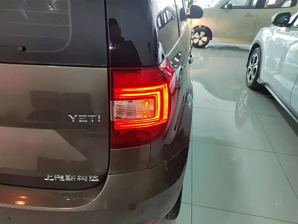 Škoda Yeti 2017 TSI280 DSG Advance фото 8