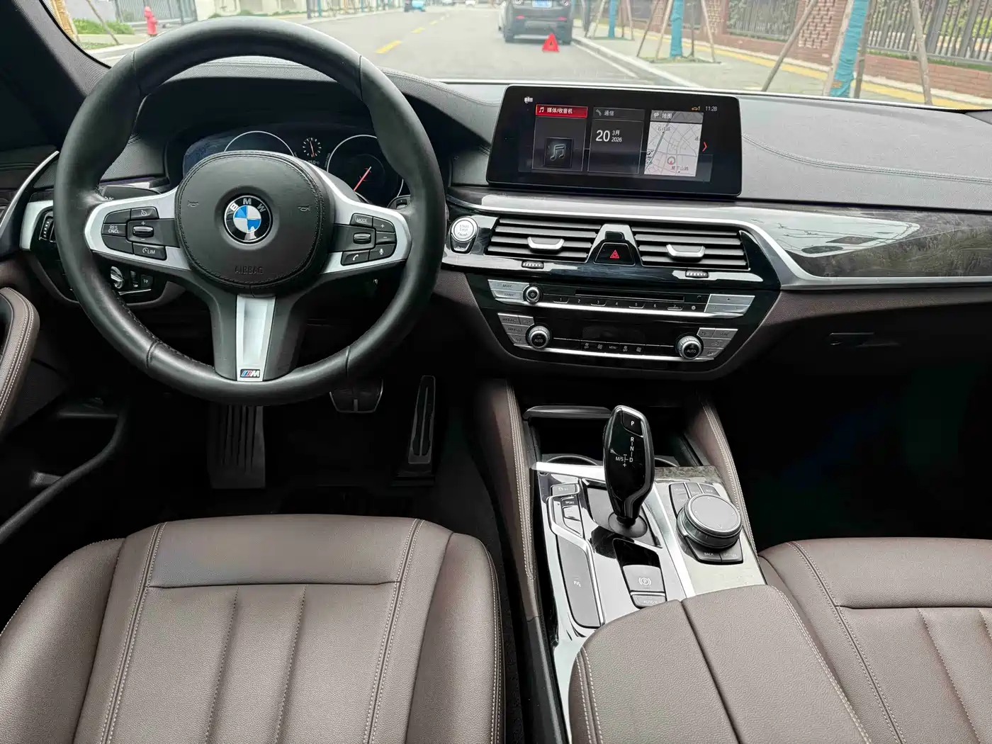 BMW 5 Series 2019 525Li M Sport Package фото 9
