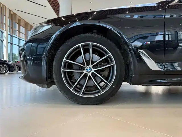 BMW 5 Series 2022 525Li M Sport Package — фото 3