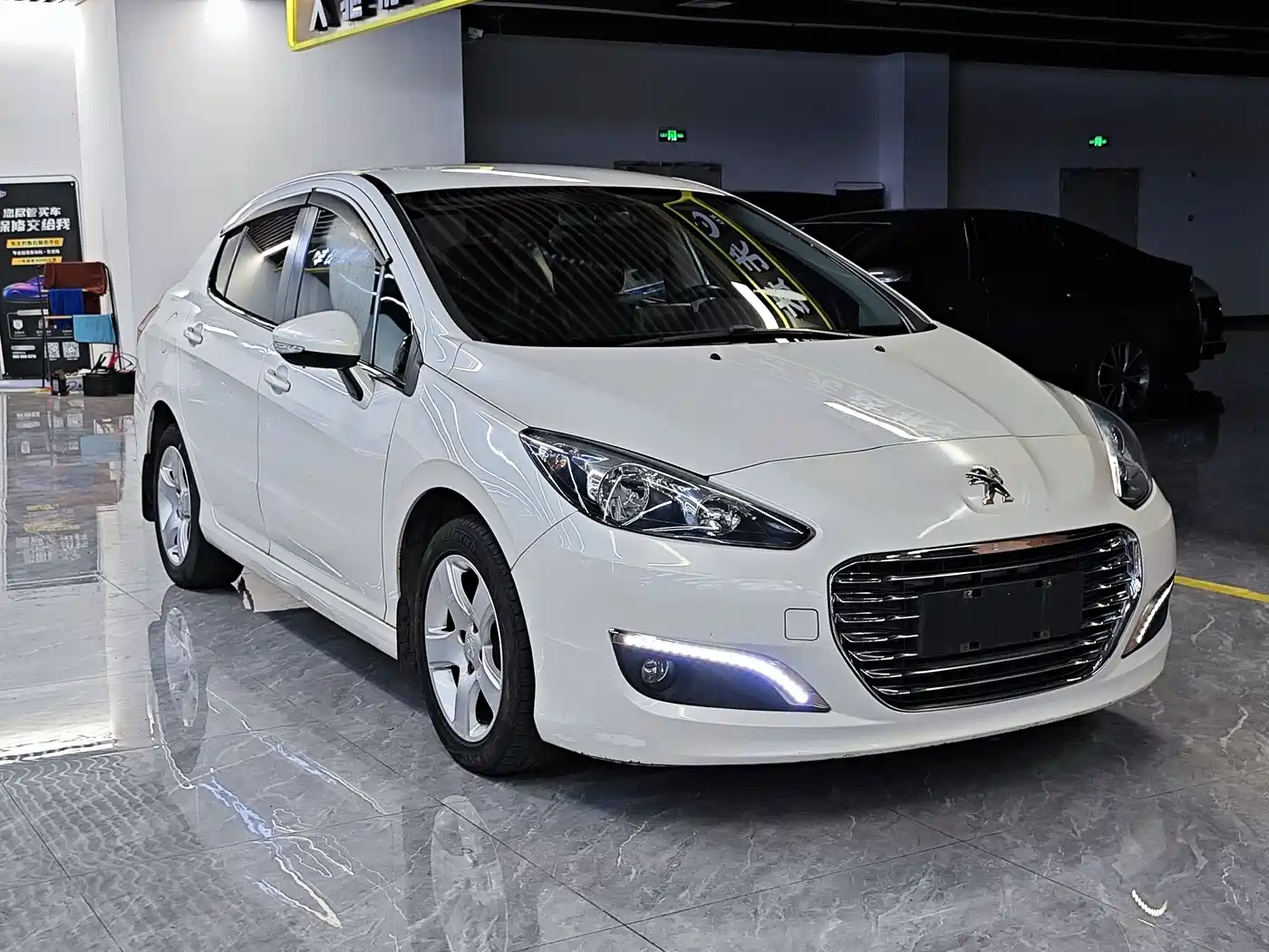 Peugeot 308 2014 2014 Model Joy Edition Classic 1.6L Automatic Superior Style