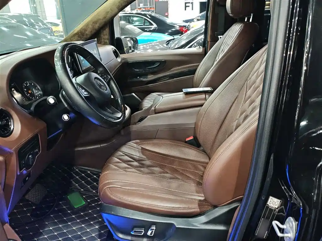 Mercedes-Benz Vito 2021 2.0T Elite 7-Seater фото 7