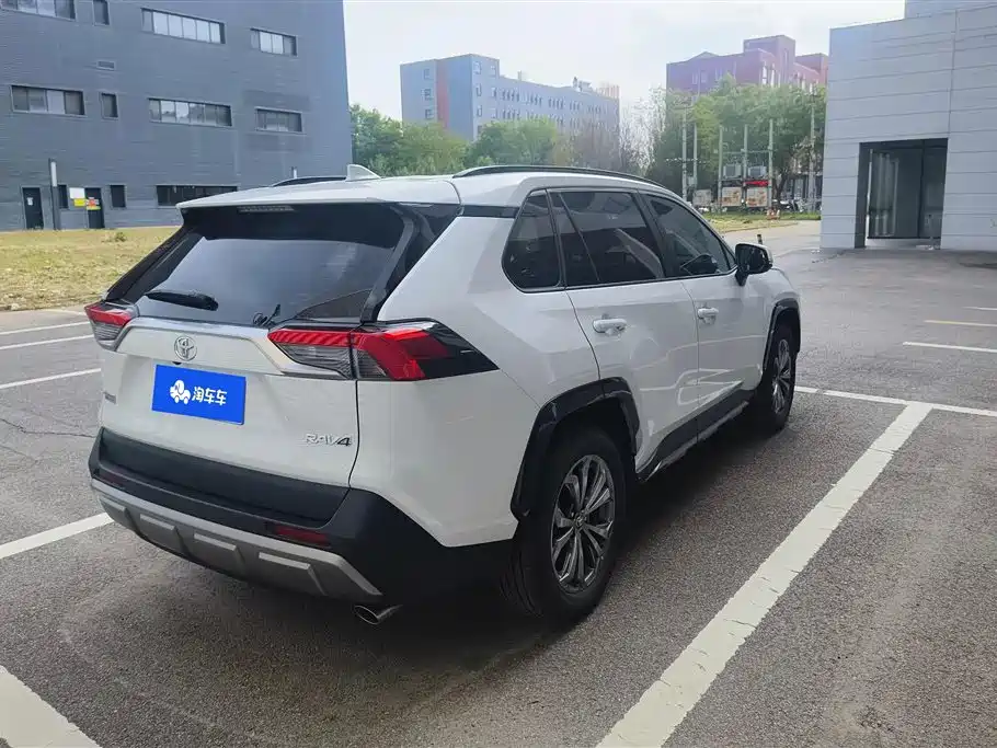 Toyota RAV4 Rongfang 2024 2.0L CVT FWD Style Plus Edition фото 3