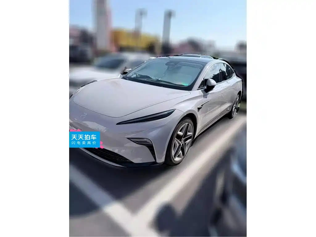 Roewe Rising Auto F7 2024 2023 Facelift Advanced Edition